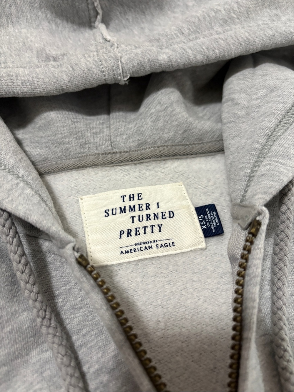 The Summer I Turned Pretty x American Eagle Hoodie - Picture 3 of 3